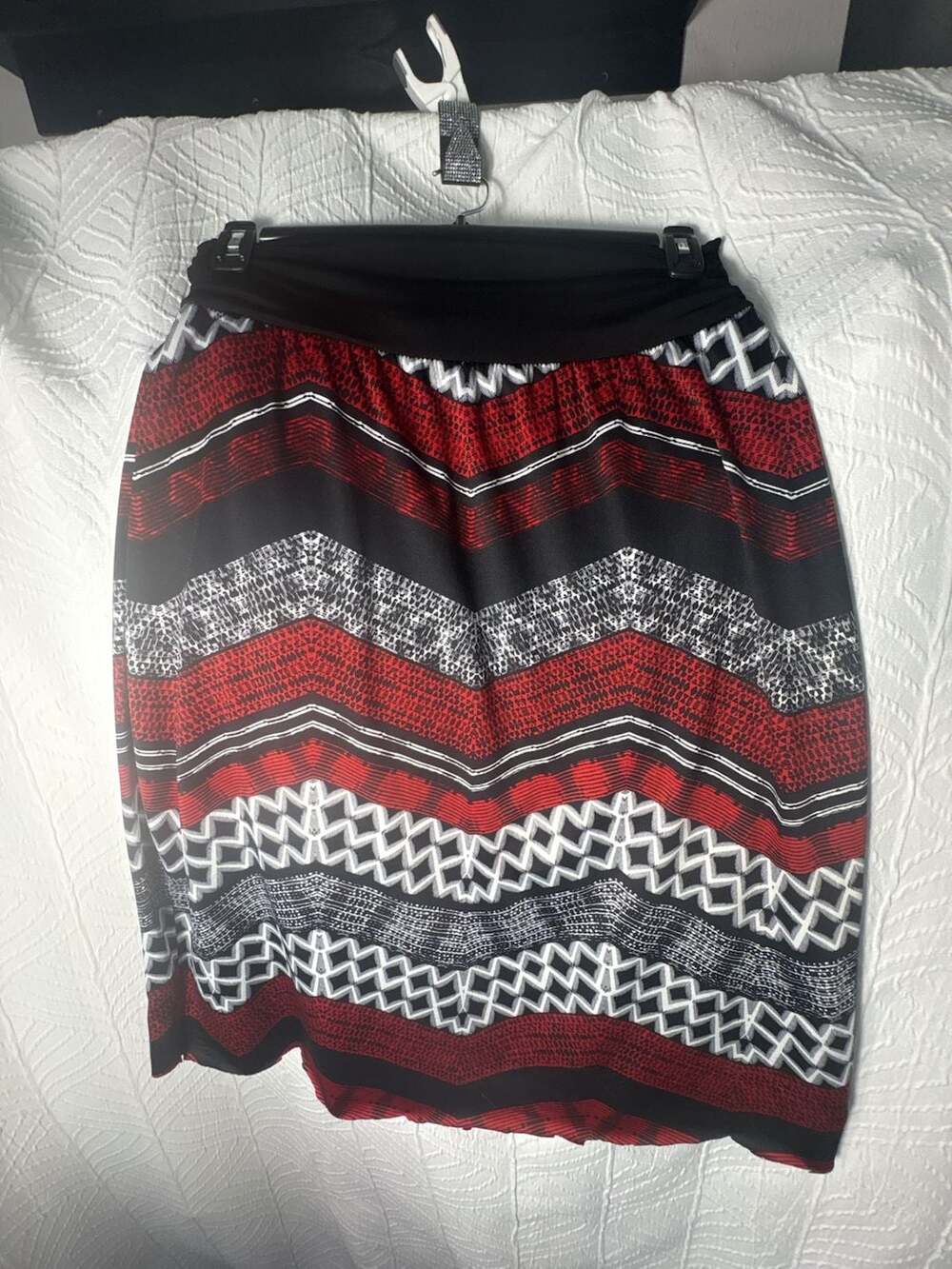 AGB Black Red White Geometric Chevron Foldover Waist Skirt Size L
